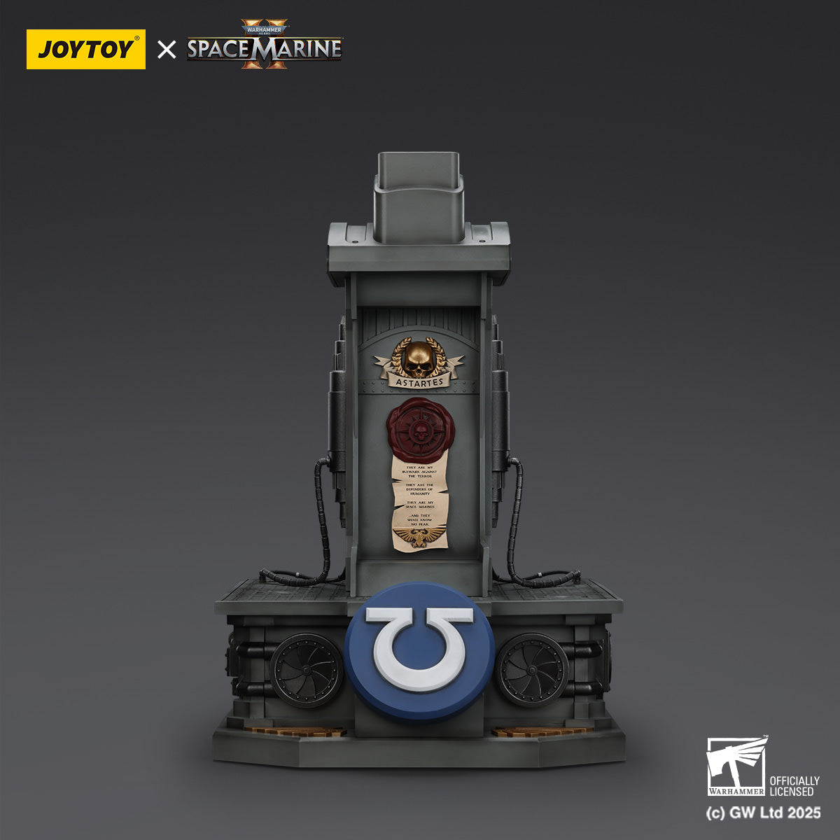 Ultramarines Lieutenant Titus MKX Helmet & Display Stand