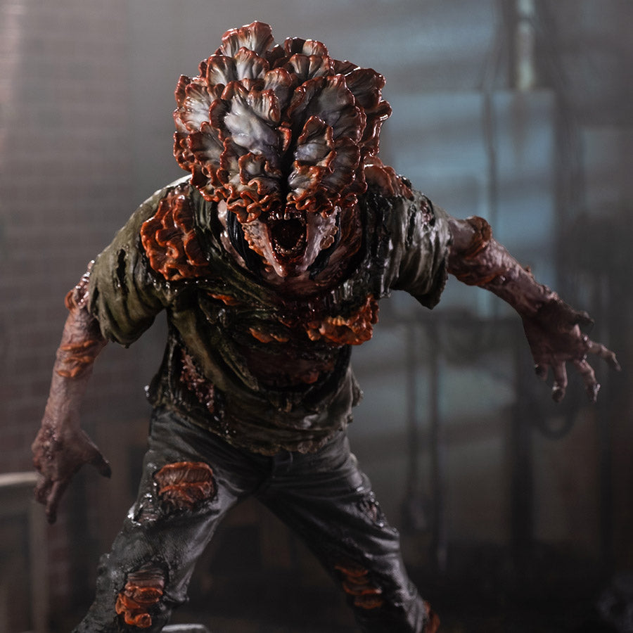 Clicker 1:6 Scale Statue